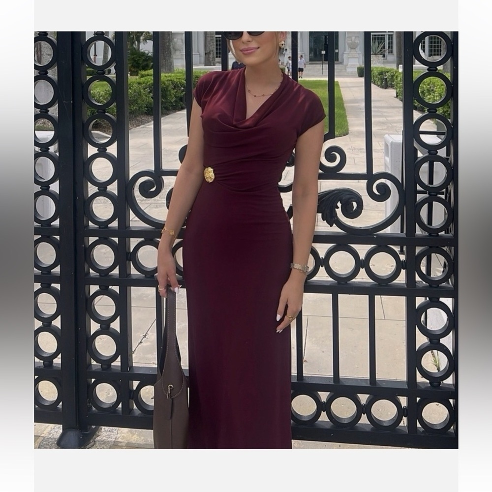 Zara NWT Burgundy Maxi Dress with Gold Brooch Evening Classic Formal Night Large